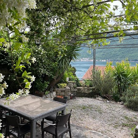Be happy in Perast Appartement Buitenkant foto