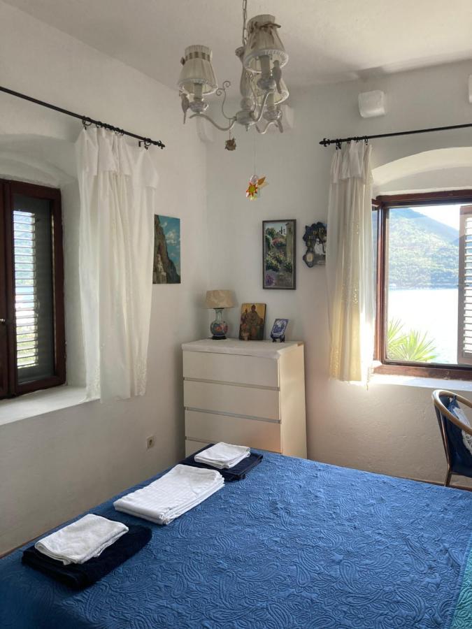 Be happy in Perast Appartement Buitenkant foto