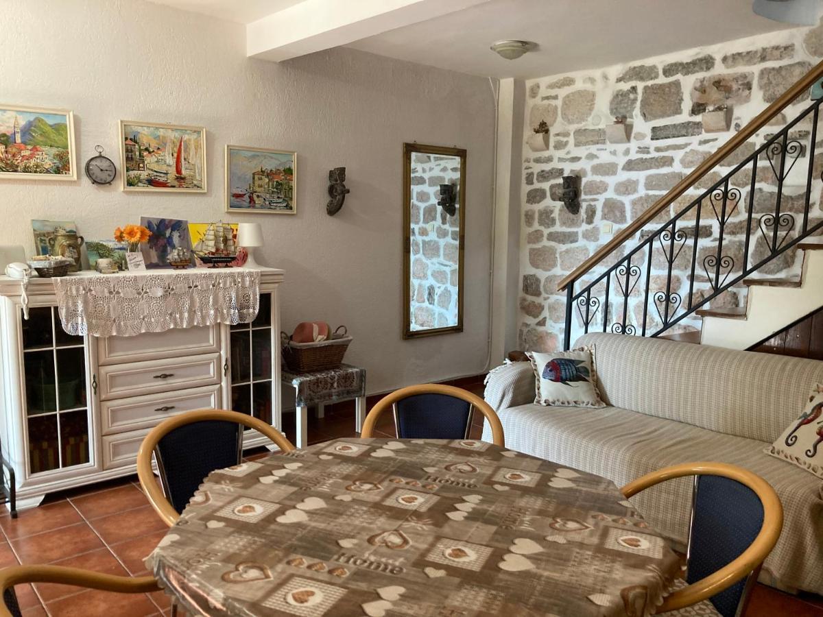 Be happy in Perast Appartement Buitenkant foto