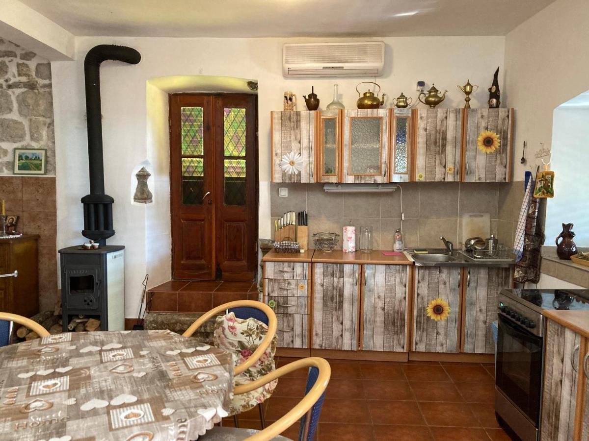 Be happy in Perast Appartement Buitenkant foto