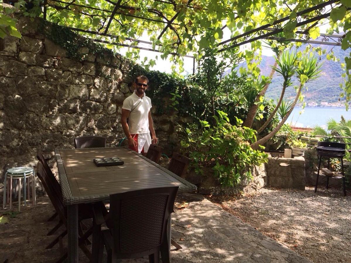 Be happy in Perast Appartement Buitenkant foto