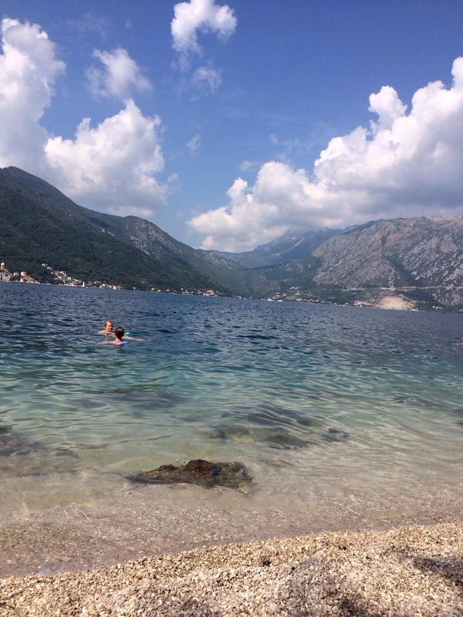 Be happy in Perast Appartement Buitenkant foto