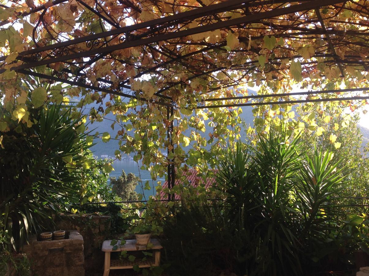 Be happy in Perast Appartement Buitenkant foto