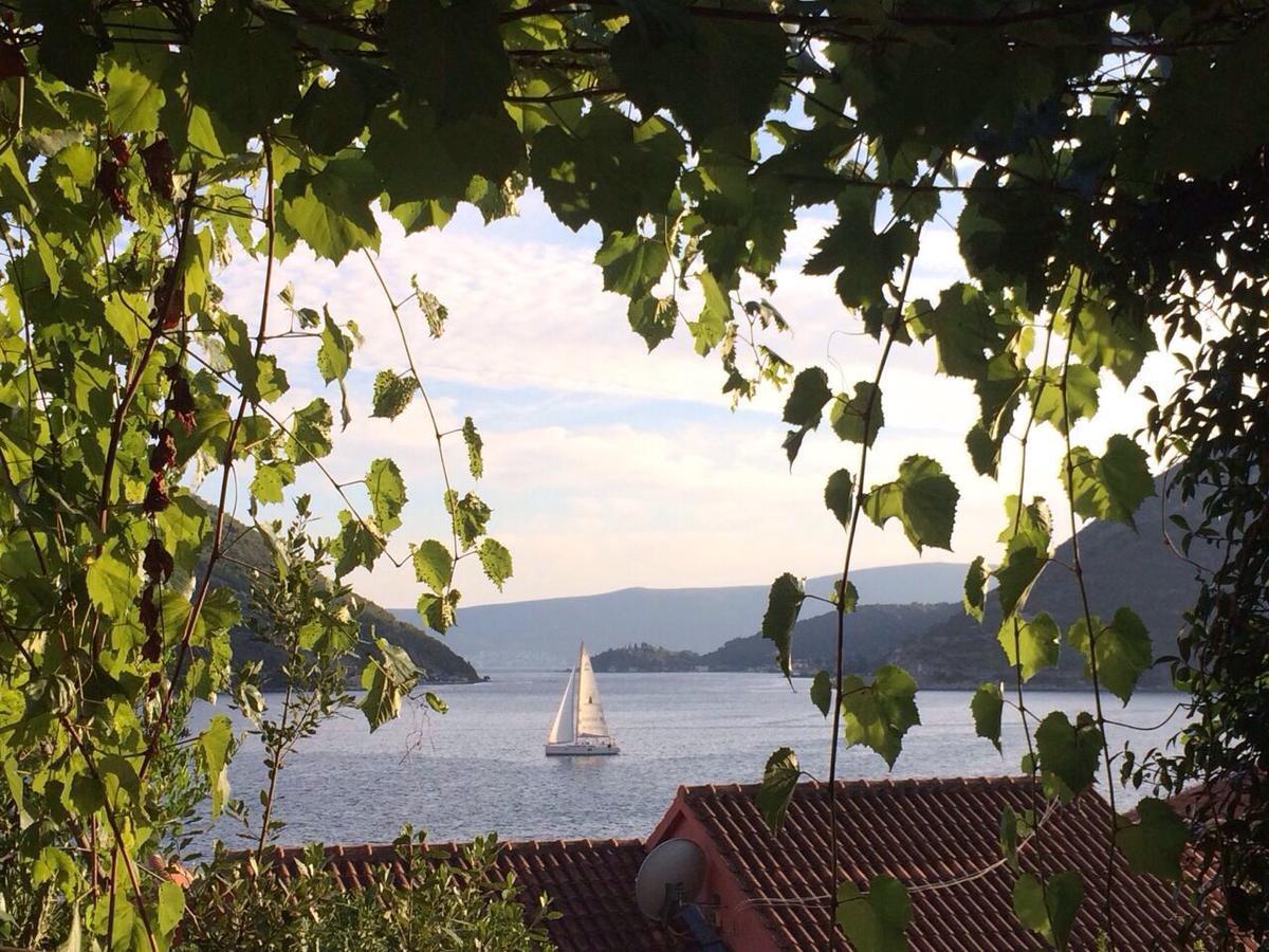 Be happy in Perast Appartement Buitenkant foto