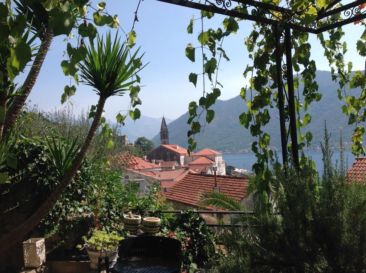 Be happy in Perast Appartement Buitenkant foto