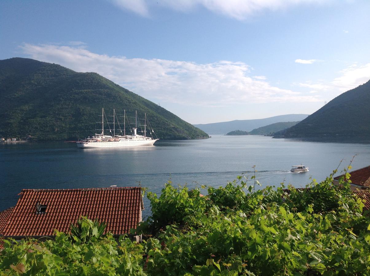 Be happy in Perast Appartement Buitenkant foto